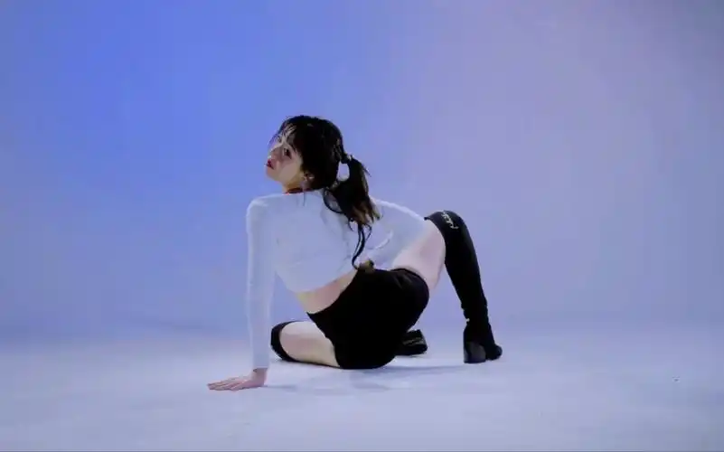 lisa最新舞蹈翻跳mushroom chocolate-古丫咪