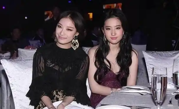 刘亦菲膀大腰圆早已不是神仙姐姐?看看她和杨幂的合照你就有答案