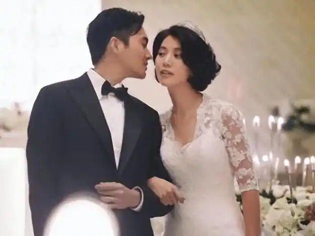 2005年,张智霖和袁咏仪觉得要孕育一个宝宝.