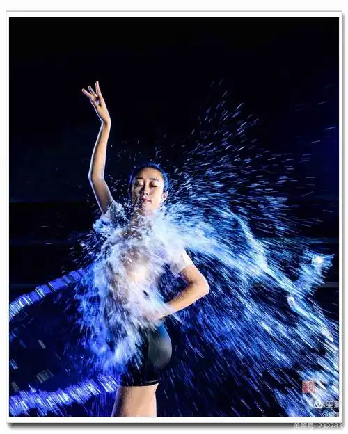 舞蹈泼水 形体艺术 光影魅力一摄于20200908.