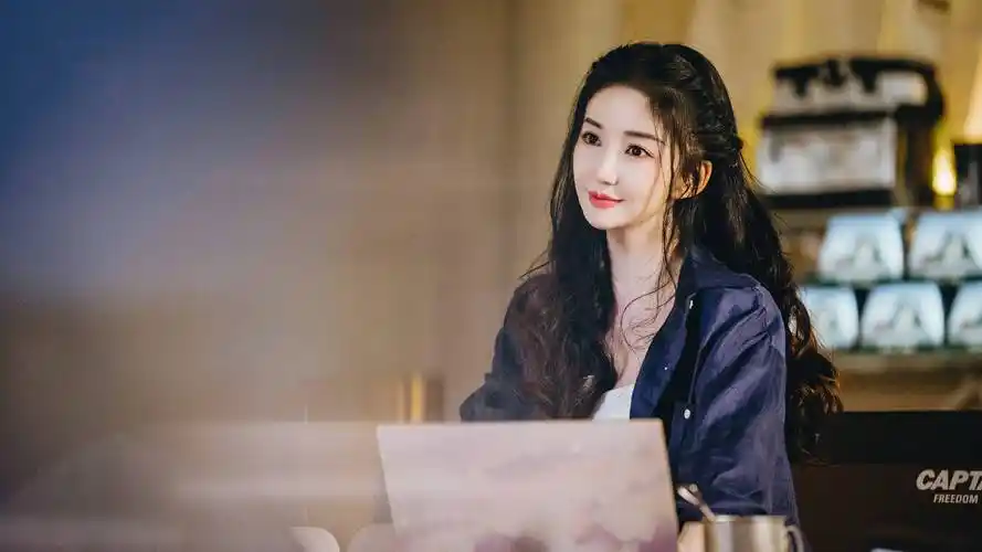 《我迷人的反派皇帝》甜蜜收官 陈欣予更多待播接档热度不断 _电视