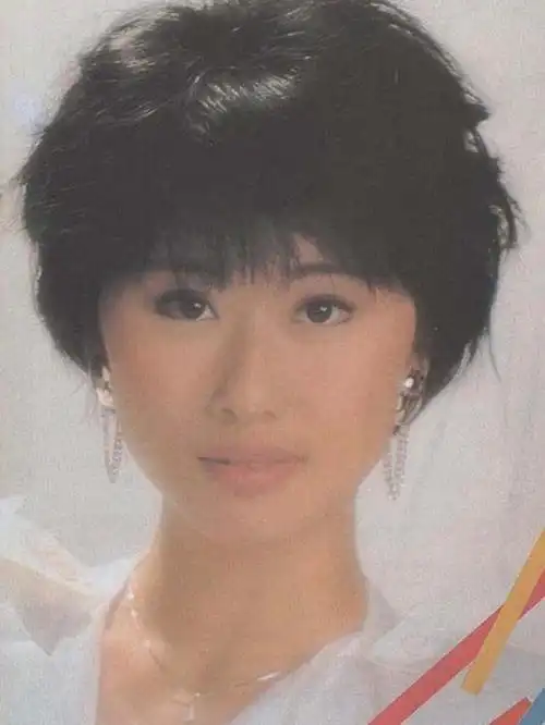 叶倩文嫁大14岁的林子祥婚内成功上位婚后分居无儿女图什么