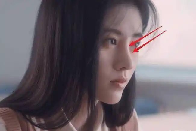 原创又被质疑整容鞠婧祎被米卡壁咚时鼻子上的透光太严重了