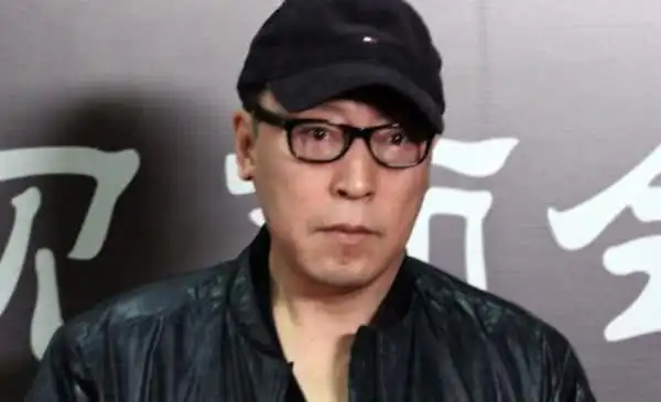 有头发没眼袋的倪大红年轻时撞脸一众明星帅翻网友