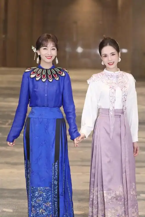 赵雅芝与李若彤同框,两大不老女神完美诠释岁月不败的美人