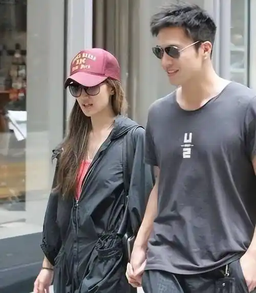 谢婷婷:爱情胜过谢贤,37岁未婚生女,如今女儿三岁了,生父成谜_男友