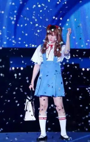 金希澈:说出来你别不相信!歌坛最美的女装大佬一定是他