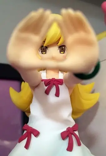 中文名称:〈物语〉系列 忍野忍