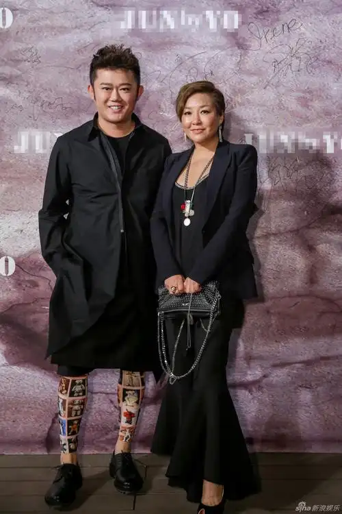 组图:胡军首办时装大秀 徐峥宋佳诺一众星亮相_高清图集_新浪网