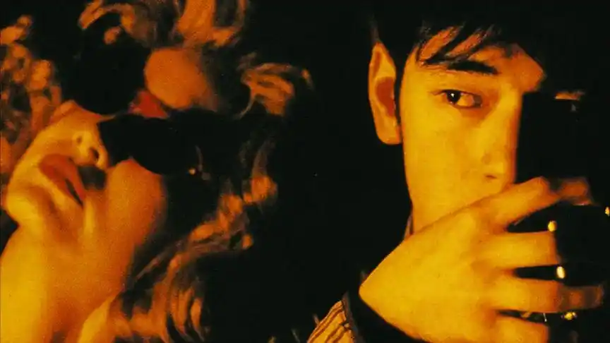 《重庆森林》失恋的金城武一晚上吃掉30罐凤梨罐头.