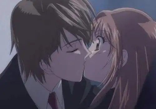 情侣之间肢体接触等级:1,不经意间的接触男女在暧昧阶段,不会有很特别