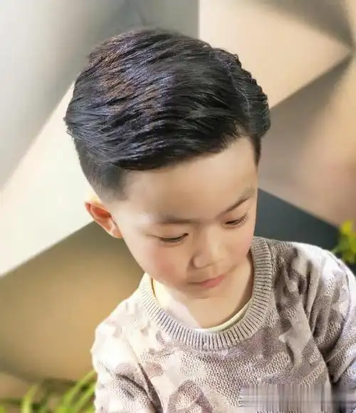 最新小男孩宝宝发型,让你儿子帅的飞起来