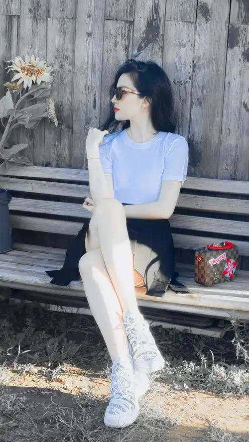 刘亦菲秋日灵感大片～假期出游照