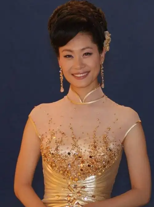 于文华个人资料简介(于文华生命中的4个男人,个个才华横溢,有的身价