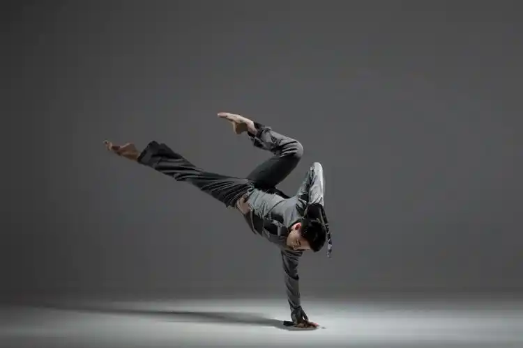 男生舞蹈摄影