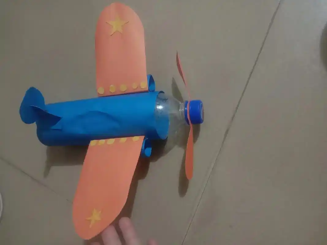 手工飞机矿泉水瓶  - 幸福的约定 - 抖音