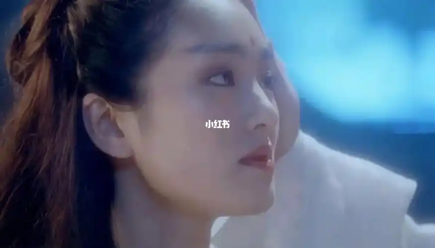 影片改编自金庸小说《天龙八部》,讲述天山派弟子巫行云,李秋水,丁