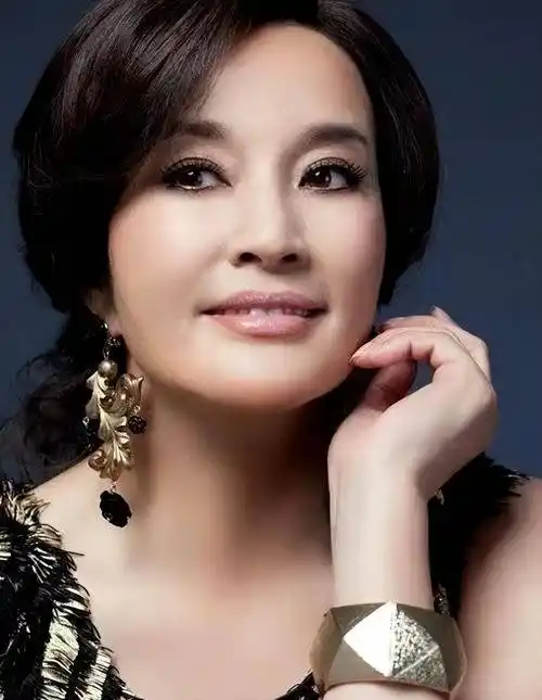 曾坐过牢的女演员如今依旧过得很好,分手3次现嫁70岁老公_刘晓庆_电影