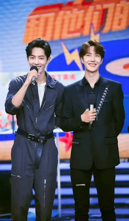 最养眼颜值cp肖战王一博,原来小时候长这个样子他们是否微整过呢_梦想