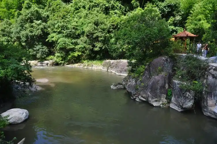 乐安九瀑峡惊险刺激给你不一样的体验