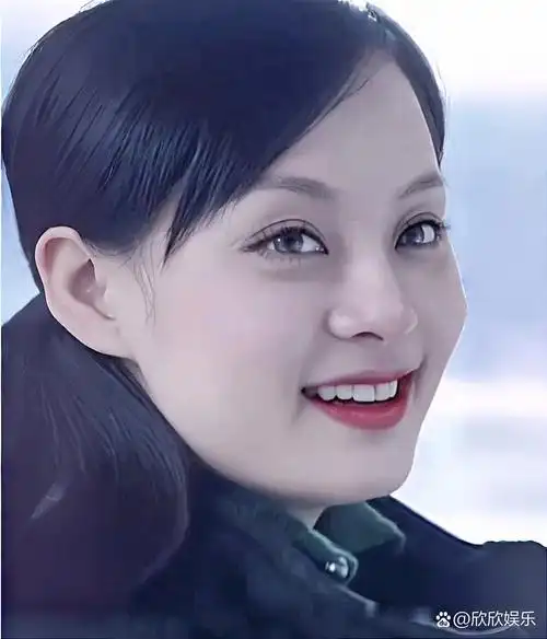 演员孙俪,她不仅颜值惊艳,气质更是独具一格,温婉又不失干练