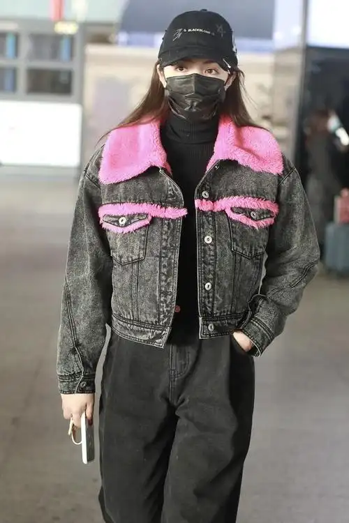 2020年12月22日,北京,麦迪娜机场街拍.