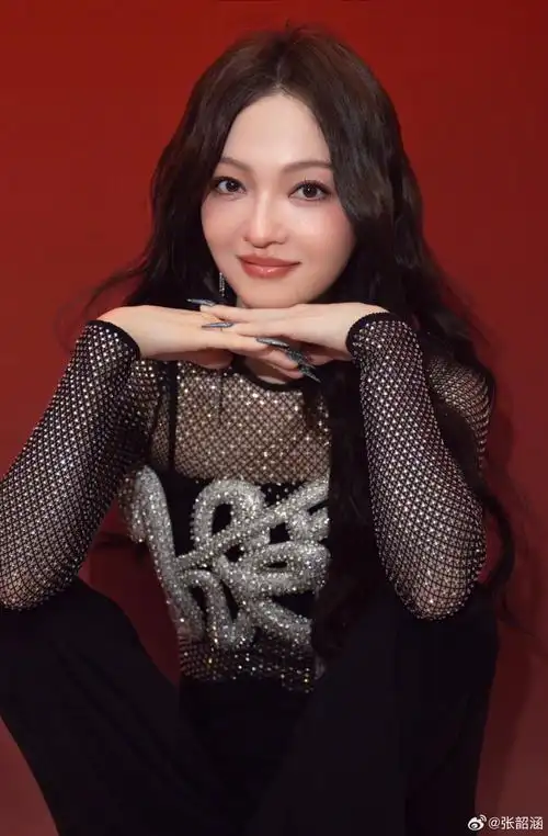 #张韶涵暗夜精灵造型##张韶涵欧若拉舞台回忆杀#