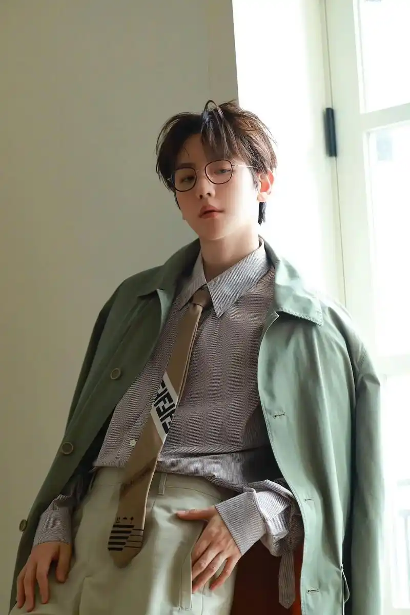 边伯贤费加罗封面 #边伯贤 好帅真是帅如维纳斯黄金比例般的 - 抖音