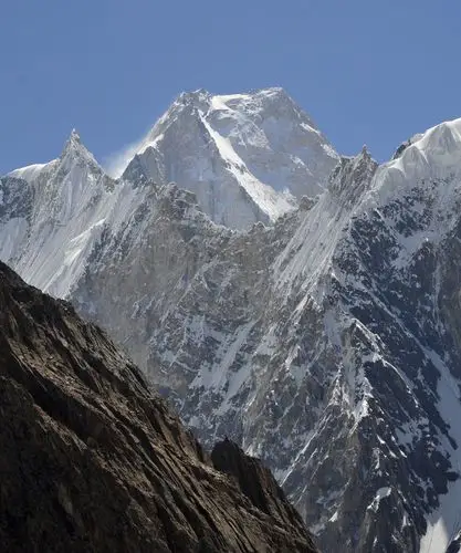 伽舒布鲁姆四峰 gasherbrum iv峰  另一角度的g4,拍摄于 godwin冰川