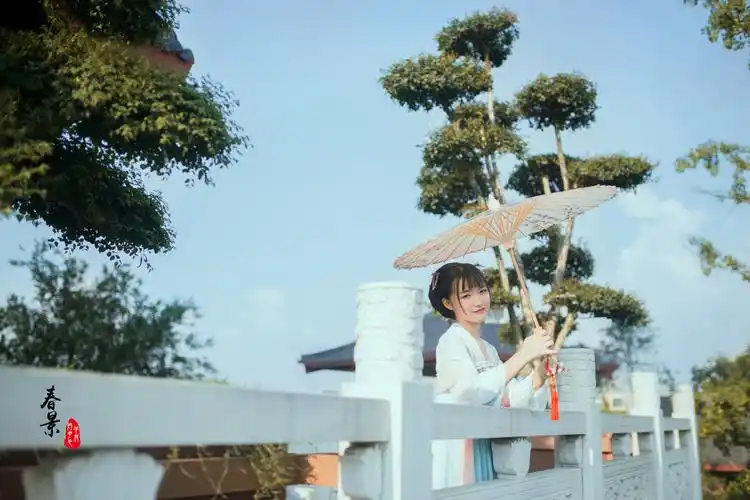 撑伞古风美女气质写真
