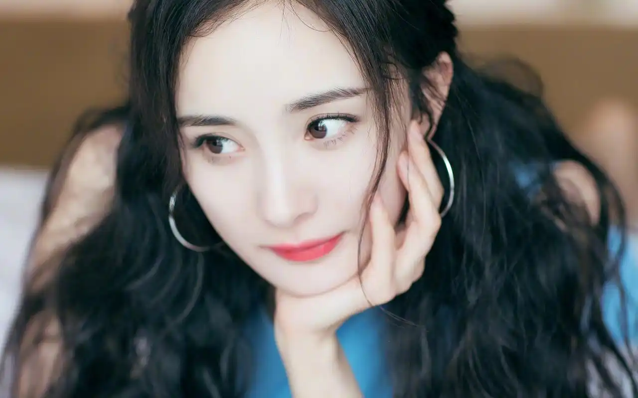 杨幂清新性感图片桌面壁纸,大陆明星,杨幂,高清,明星,美女明星,演员