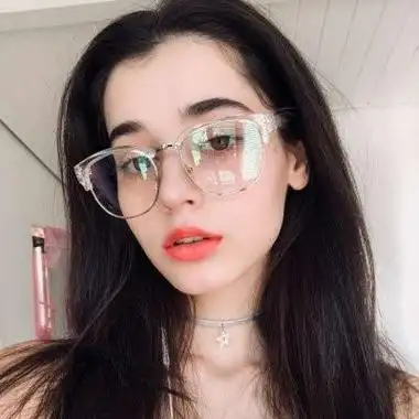 时尚霸气戴眼镜小姐姐头像