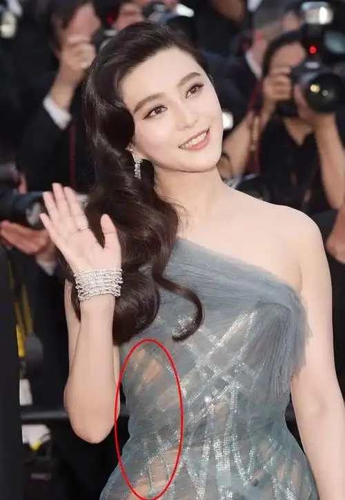 再次因"海臀"成焦点的范冰冰,摄影师笑了:为了拉菲俺是故意的