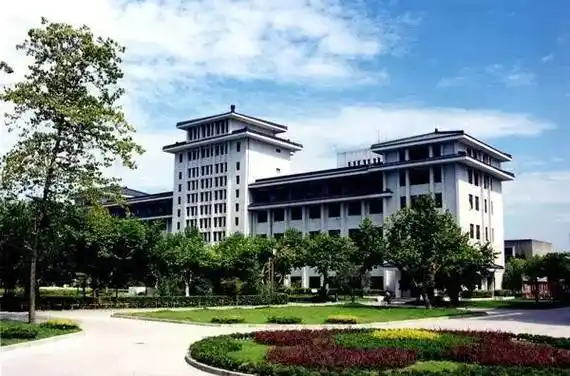 杭州大学在并入浙大前是个怎样的学校?