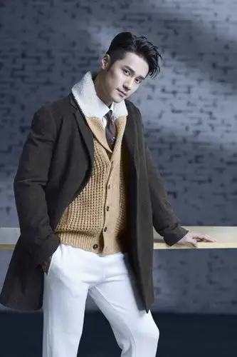 释放自我风格#蒋劲夫身穿@zzegna2016秋冬系列拍摄一组时装大片,身