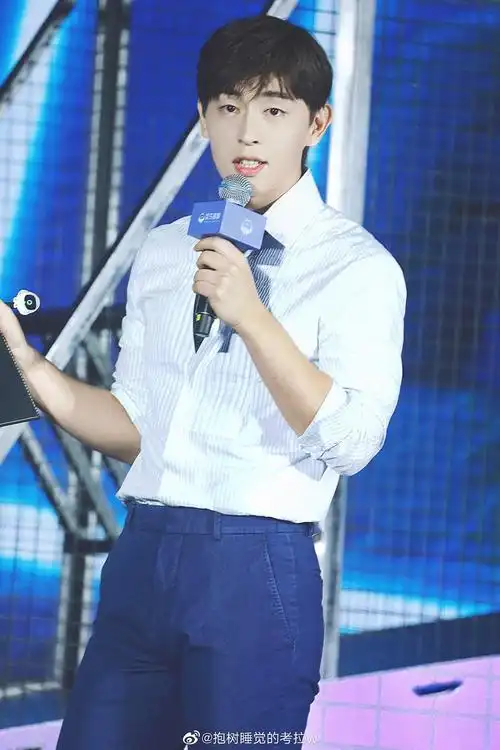 今天在微博首页看到有人说邓伦胖(婧外贴开的有点累了)