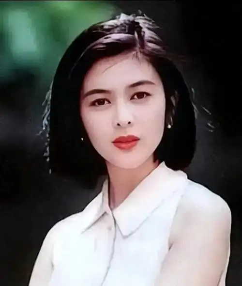 回顾这段历史,我们会发现,关之琳和刘德华在上世纪80年代曾是风头无两