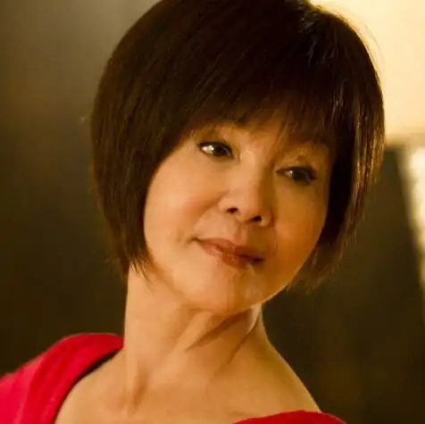 图归亚蕾年轻琼瑶剧照曝光刘海戏金蟾演传奇盲母