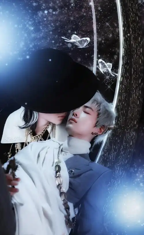 博君一肖超话昨天就说了是银白发,还有人不信做一张银发啵和几张老图