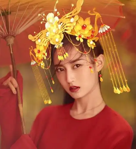 当古装美女戴上"凤冠",陈钰琪鞠婧祎惊艳,刘亦菲才是神仙颜值