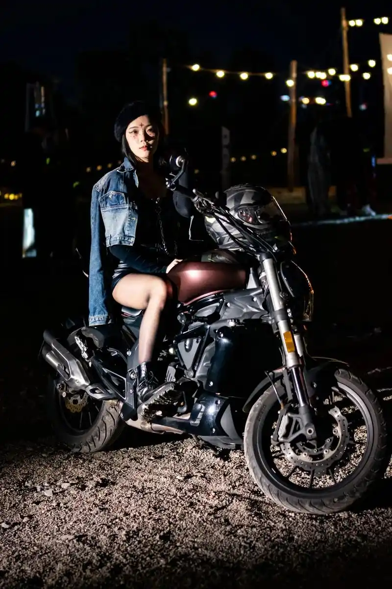 机车美女.#机车 #机车美女 #摩托车 #机车写真 #摄影  - 抖音