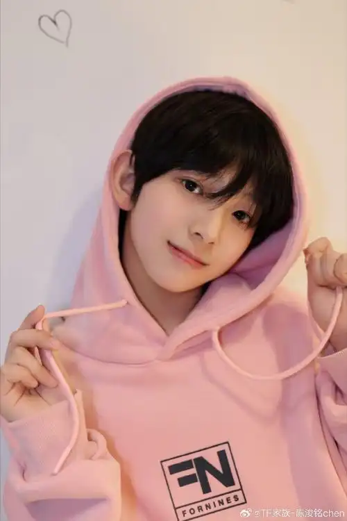 陈浚铭晒tfboys签名照