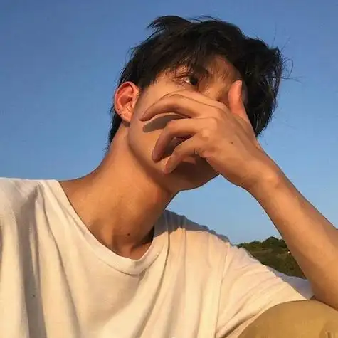 男生头像夏日是远道而来的浪漫与热情