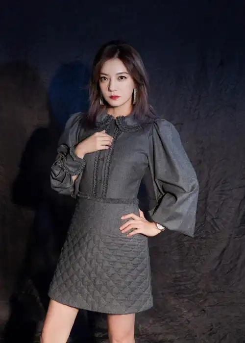 赵薇成熟优雅写真图片