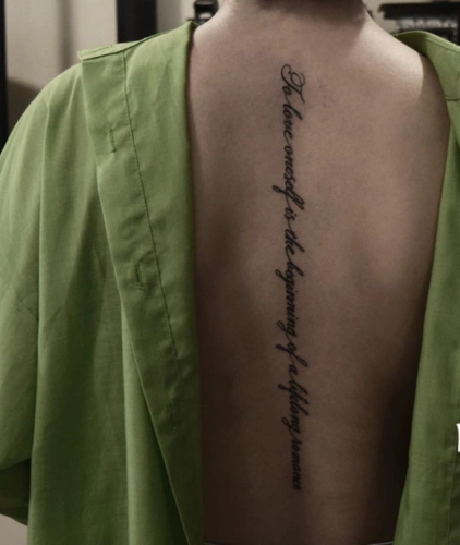 女生臀部纹身图集变身性感女神的秘密之一