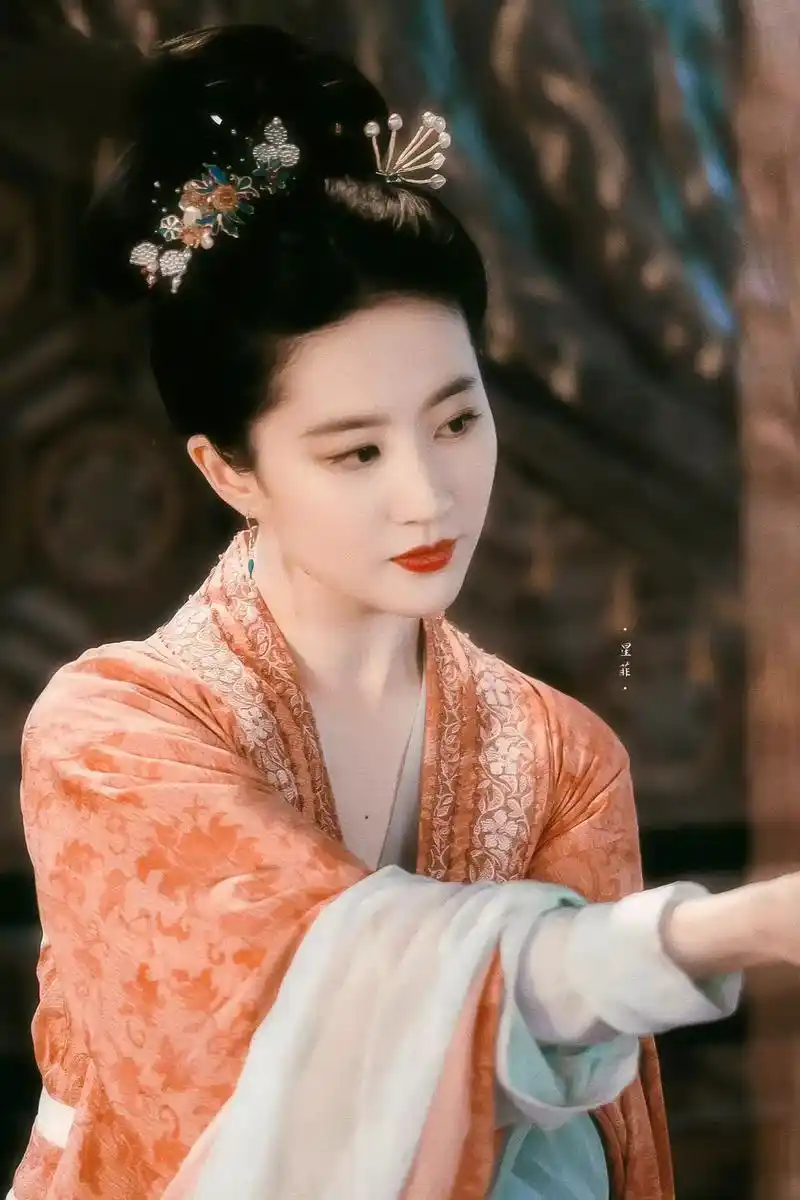 这三位真是天选古人#古风 #古装 #刘亦菲 #刘诗诗 #古力 - 抖音