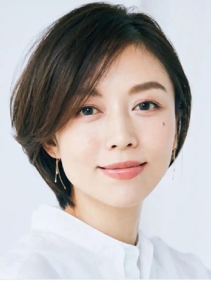 今天推荐:今年秋冬季节日本东京大阪流行人气发型-显年轻的短发