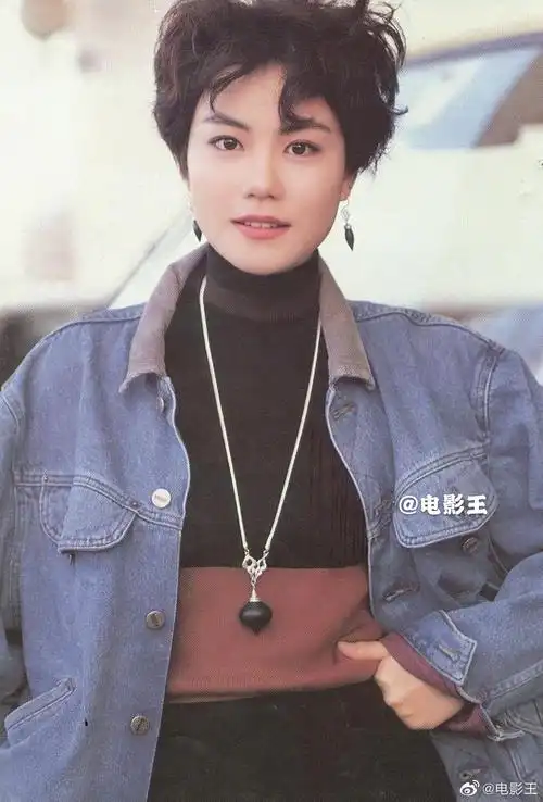 20岁的王菲,小编大爱她的身形,忍不住要建议她间中客串模特