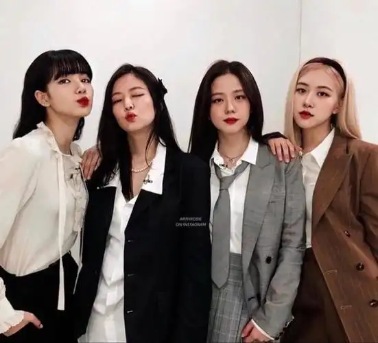 blackpink四人图