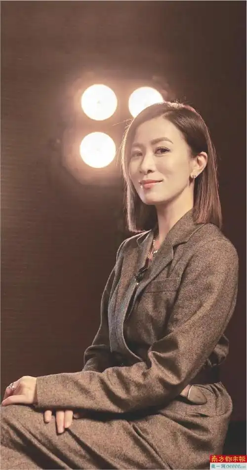 自信自省争取佘诗曼的无限超越经